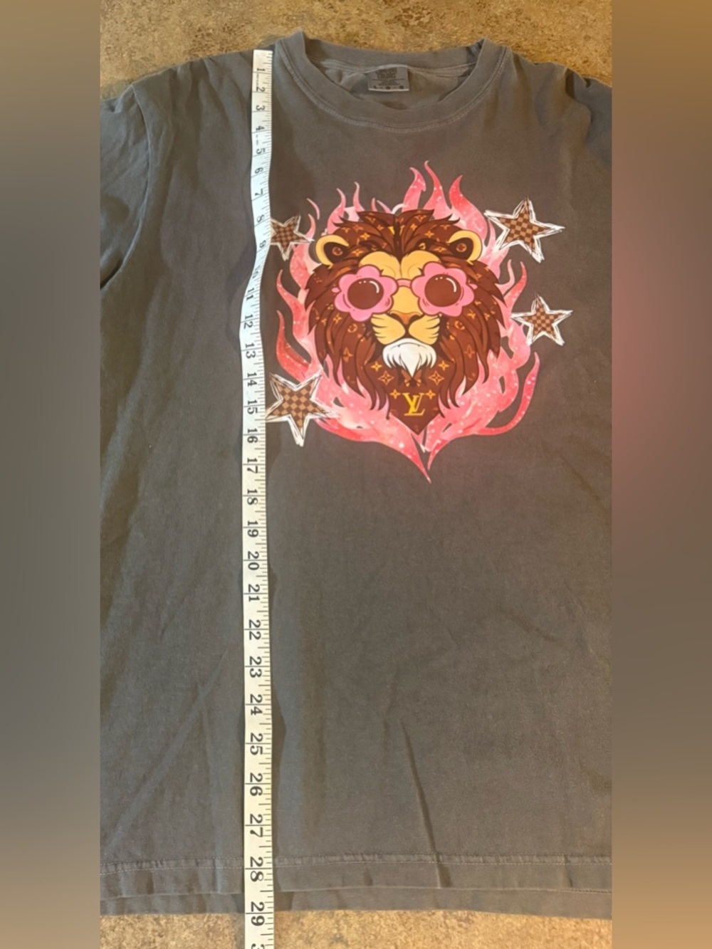 Comfort Colors PepperTee with Pink Flame boujee Lion Graphic - Picture 6 of 6
